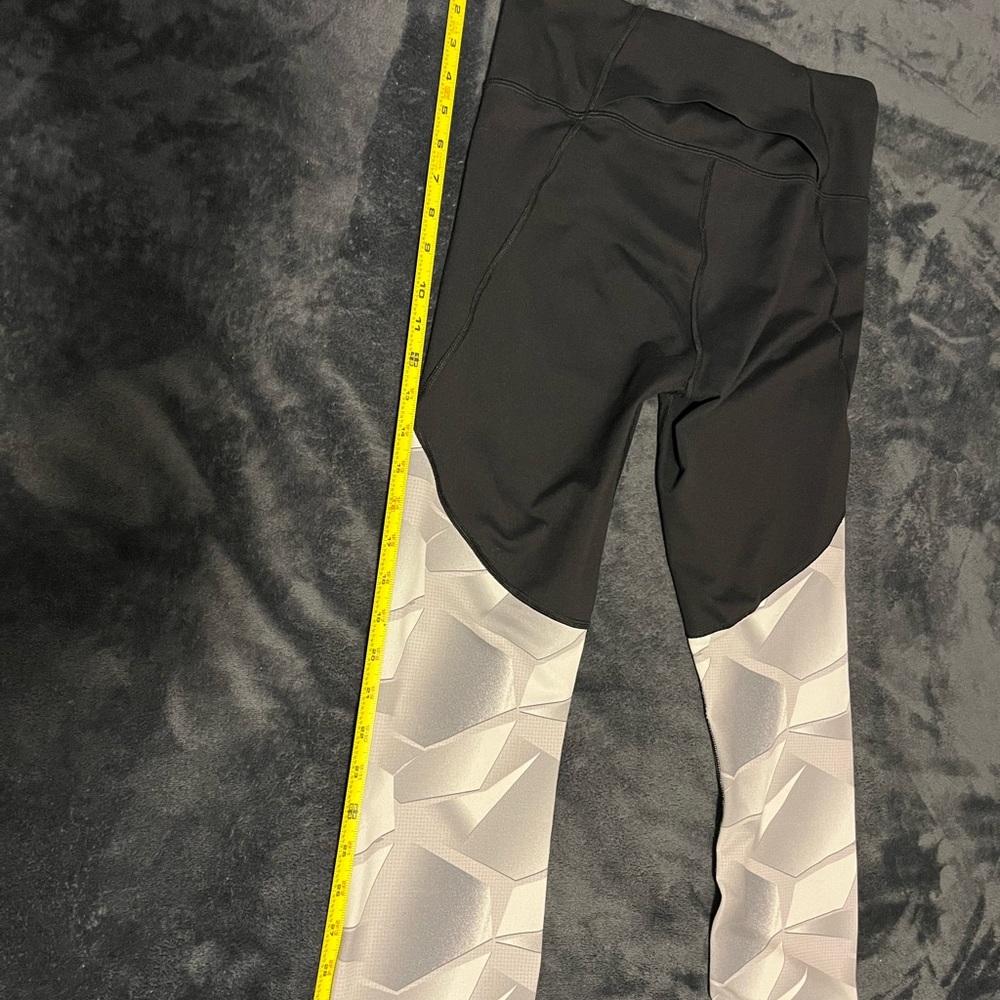 Hurley Black and Gray Geometric Leggings